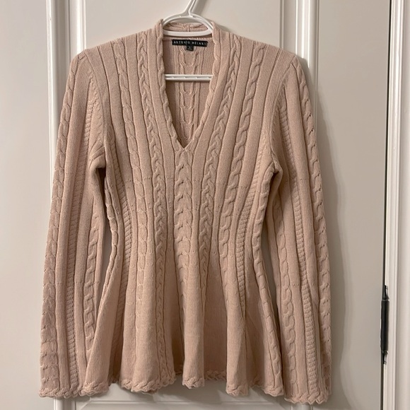 Sweater - Picture 1 of 5